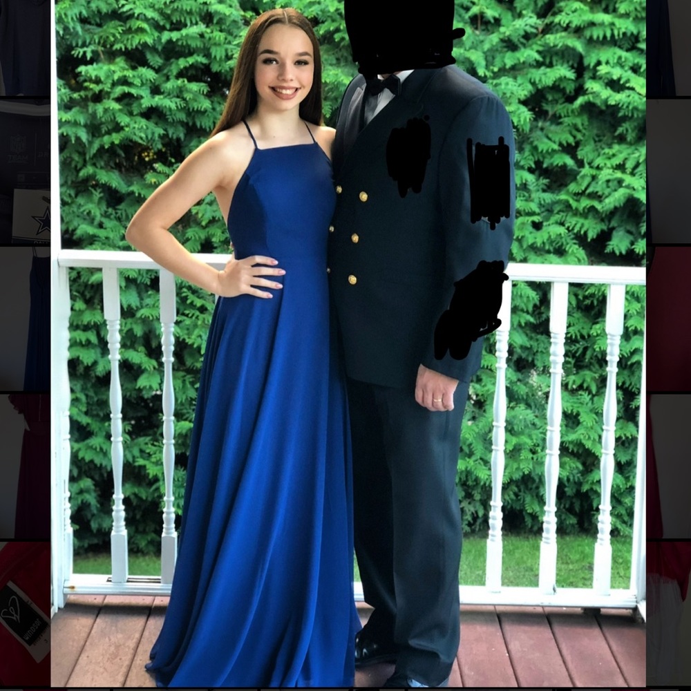 Dress - Picture 3 of 4